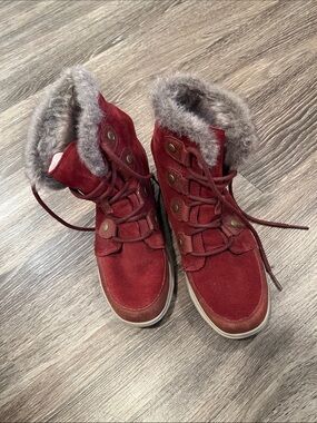 Women’s Sorel Red Suede Fauc Fur-Lined Winter Boots